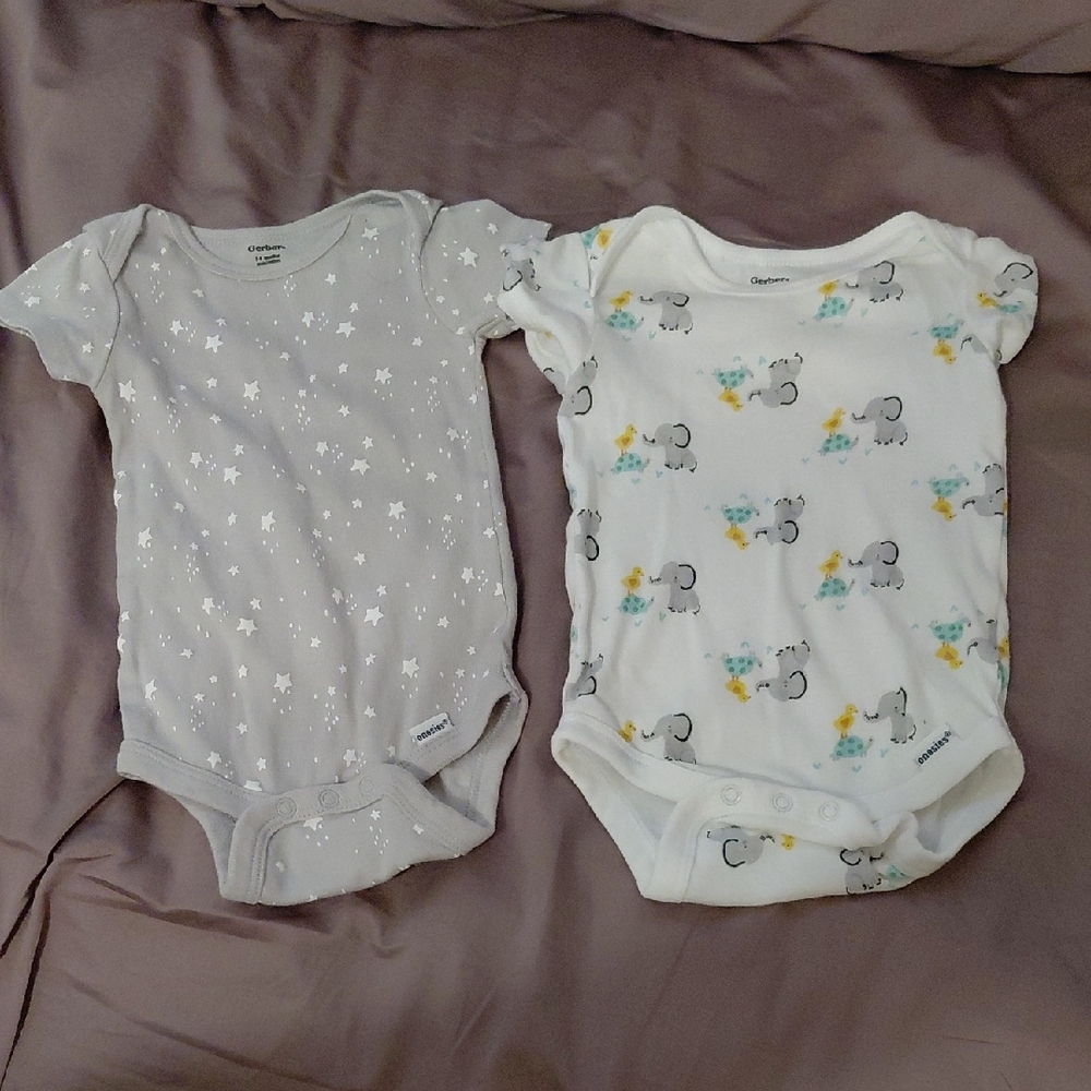 Carter's Gray Star and White Elephant Bodysuit Set